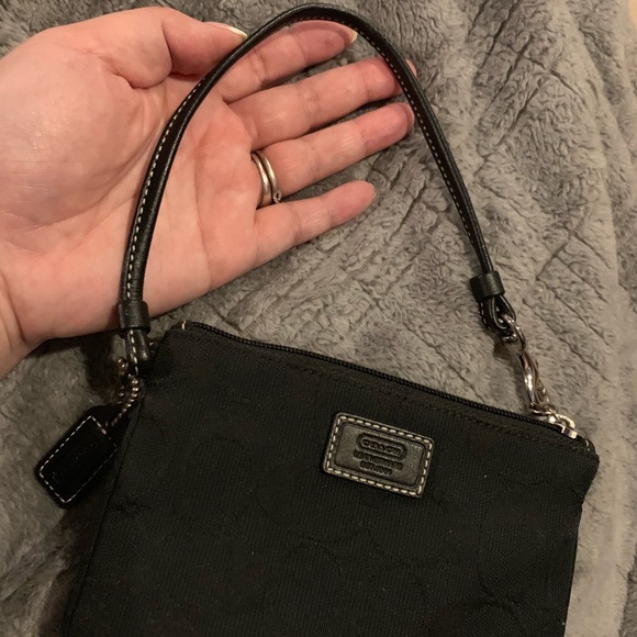 Small black Coach wristlet - Picture 5 of 5